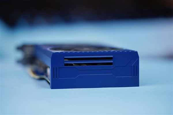 紧凑双风扇！撼与Arc A750 Orc OC显卡图赏