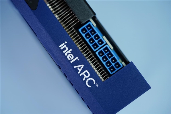 紧凑双风扇！撼与Arc A750 Orc OC显卡图赏