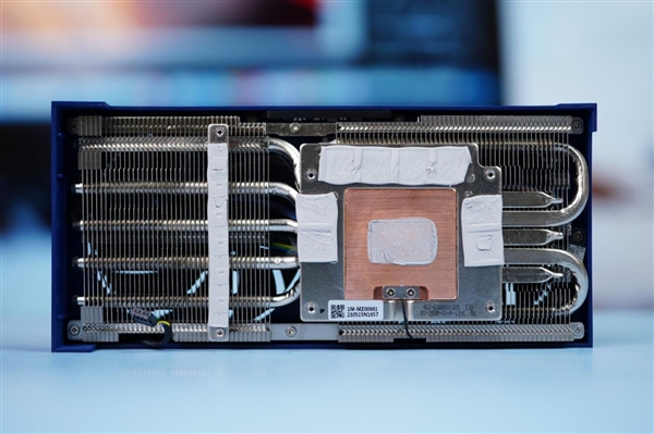 紧凑双风扇！撼与Arc A750 Orc OC显卡图赏