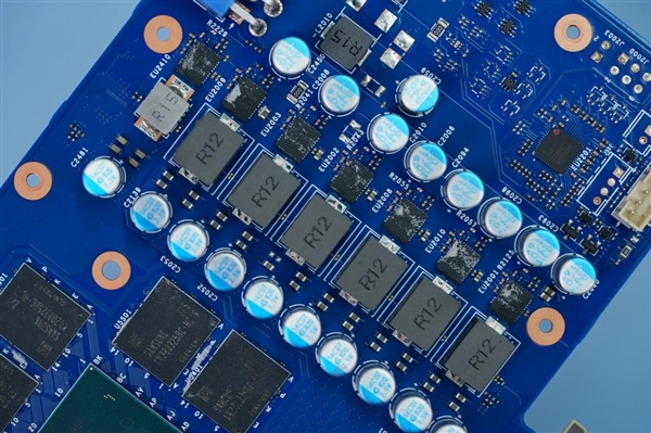 紧凑双风扇！撼与Arc A750 Orc OC显卡图赏