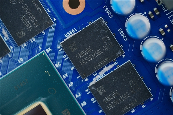 紧凑双风扇！撼与Arc A750 Orc OC显卡图赏