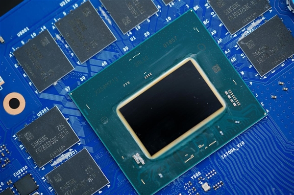 紧凑双风扇！撼与Arc A750 Orc OC显卡图赏