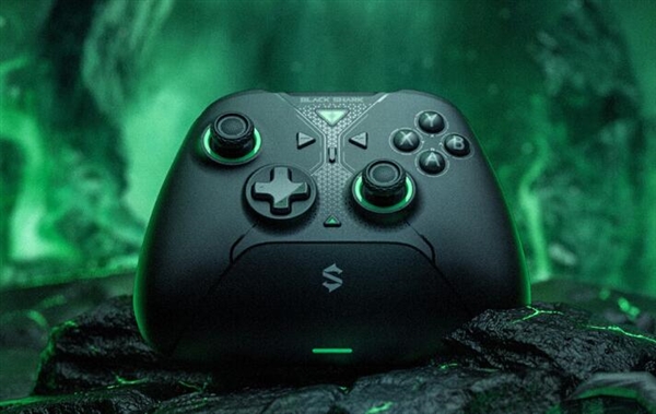 首发199元 黑鲨无线游戏手柄上架：内置陀螺仪 三模连接