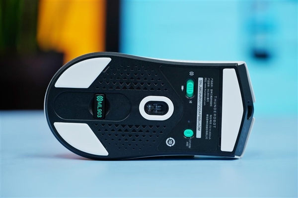 全球首款星闪电竞鼠标 雷神ML903图赏