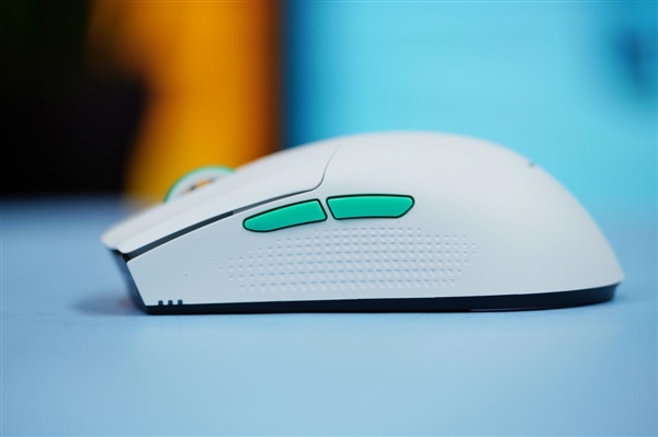 全球首款星闪电竞鼠标 雷神ML903图赏