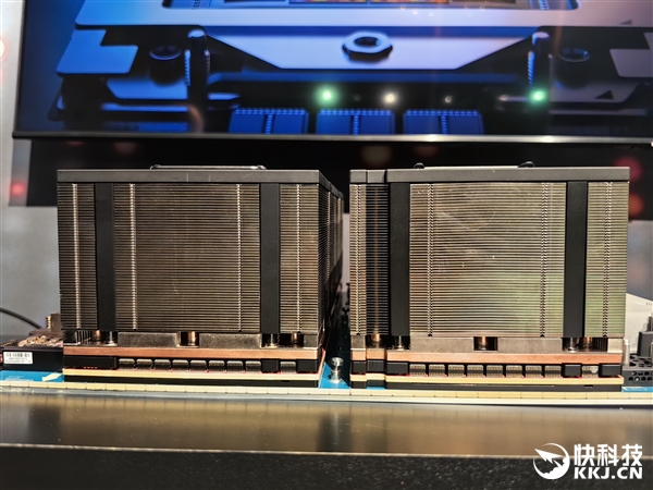 AMD MI300加速器官方、真机美图：八路并行 堪称艺术品
