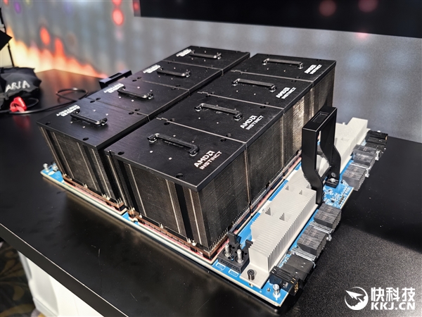 AMD MI300加速器官方、真机美图：八路并行 堪称艺术品