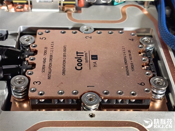 AMD MI300加速器官方、真机美图：八路并行 堪称艺术品