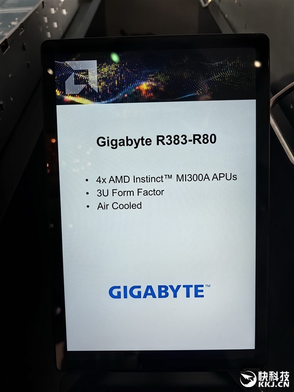 AMD MI300加速器官方、真机美图：八路并行 堪称艺术品