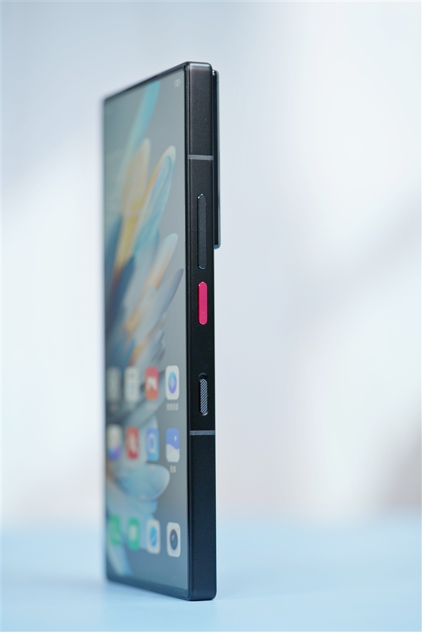 完美真全面屏！努比亚Z60 Ultra图赏