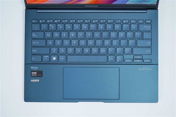 首台酷睿Ultra笔记本！华硕灵耀14 2024 AI超轻薄本图赏