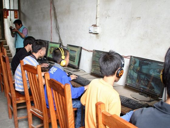 一个理想主义老二次元 决定去做娘化大喷菇