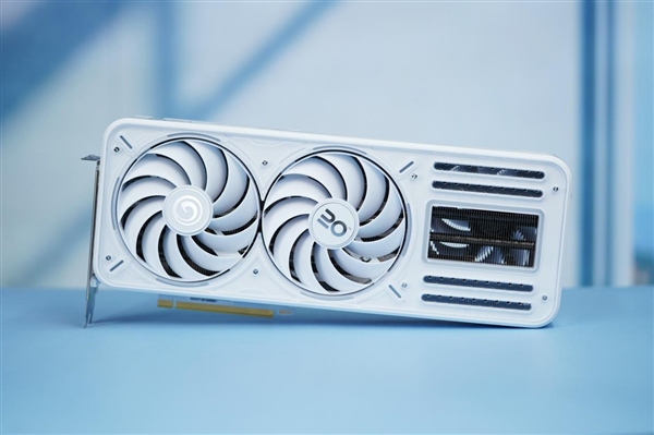 纯白高颜值！影驰20周年款RTX 4070显卡图赏
