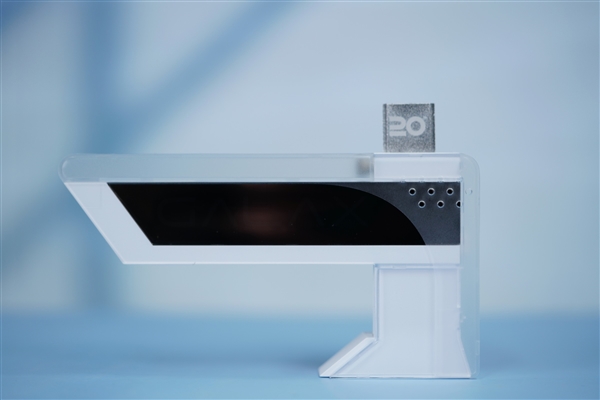 纯白高颜值！影驰20周年款RTX 4070显卡图赏