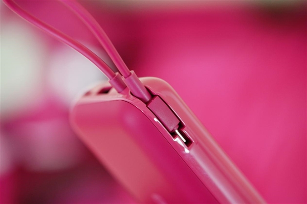 少女风拉满！米家旅行箱20英寸迪士尼100周年草莓熊限定图赏