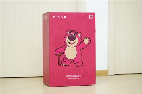 少女风拉满！米家旅行箱20英寸迪士尼100周年草莓熊限定图赏