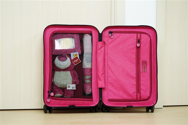 少女风拉满！米家旅行箱20英寸迪士尼100周年草莓熊限定图赏
