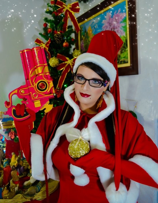 《猎天使魔女》贝姐圣诞COS：御姐范儿十足！