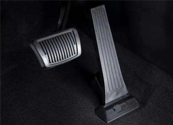 米车终于官宣定档!分析完网上的爆料 咋感觉雷军真要成了