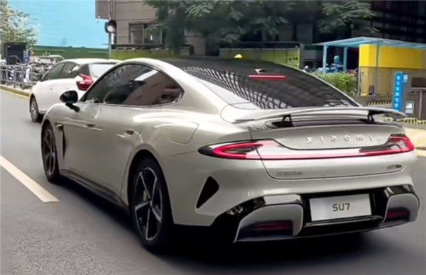 米车终于官宣定档!分析完网上的爆料 咋感觉雷军真要成了