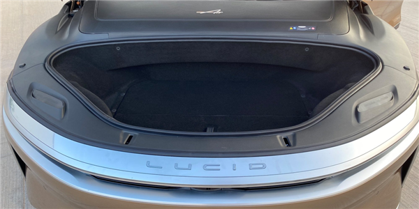 米车终于官宣定档!分析完网上的爆料 咋感觉雷军真要成了