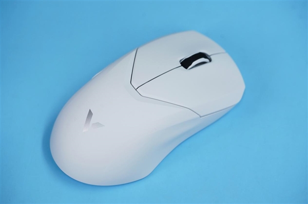 搭载原相PAW3395旗舰传感器 六款高性价比游戏鼠标图赏