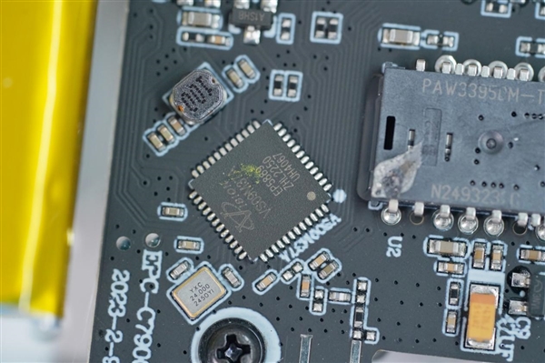 搭载原相PAW3395旗舰传感器 六款高性价比游戏鼠标图赏