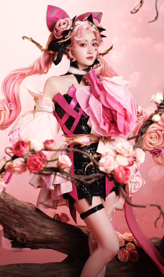 关晓彤COS大小姐孙尚香 王者荣耀官方：堪比真人手办