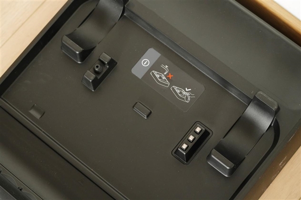 三侧极限贴边！石头智能洗地机A20 Pro图赏