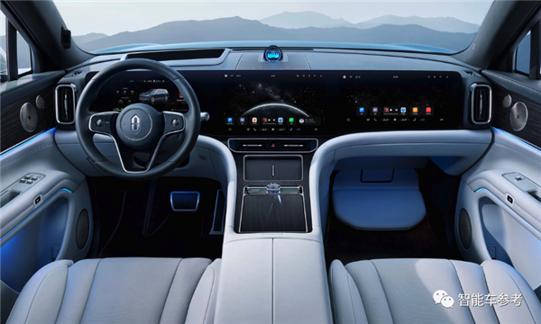 华为余承东超燃开年信:手机战略反攻,智选车逆风翻盘!