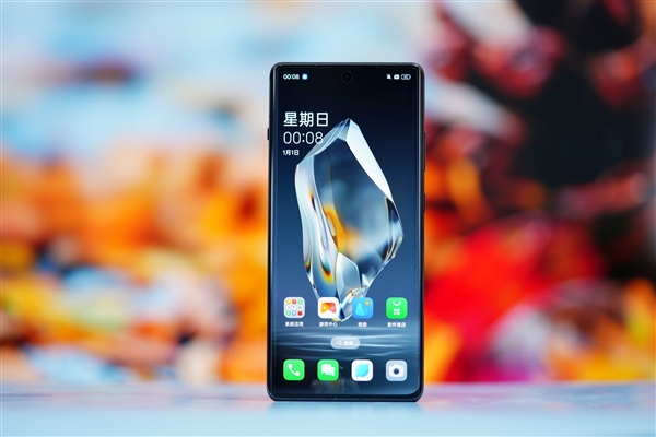 行业顶级1.5K屏幕！一加Ace 3星辰黑图赏