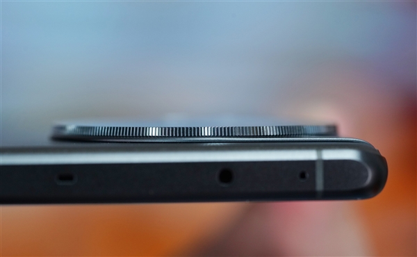 行业顶级1.5K屏幕！一加Ace 3星辰黑图赏