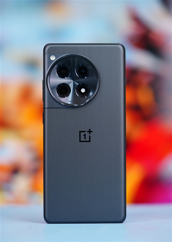 行业顶级1.5K屏幕！一加Ace 3星辰黑图赏