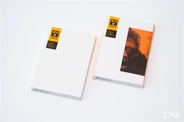 贴了个几十块钱的镜头膜:一拍照 我懵了