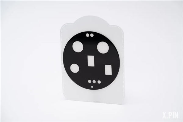 贴了个几十块钱的镜头膜:一拍照 我懵了