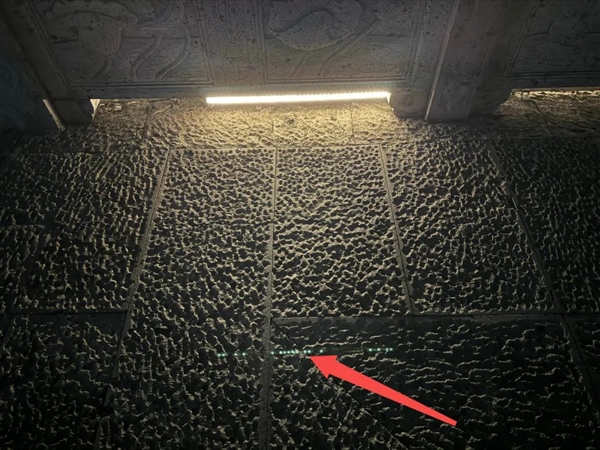 贴了个几十块钱的镜头膜:一拍照 我懵了