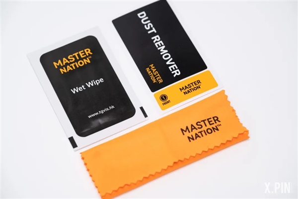 贴了个几十块钱的镜头膜:一拍照 我懵了