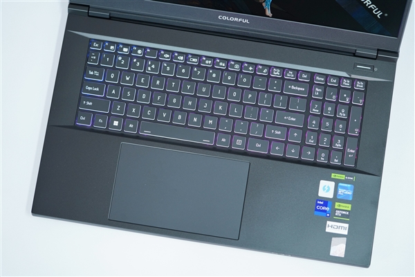 RTX 4090移性能怪兽！七彩虹将星X17 Pro Max图赏