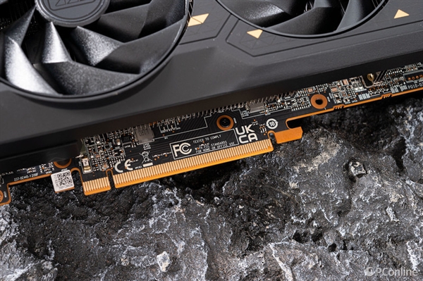 蓝宝石RX 6750 GRE 12G D6黑钻版上手：性能与价格的完美平衡