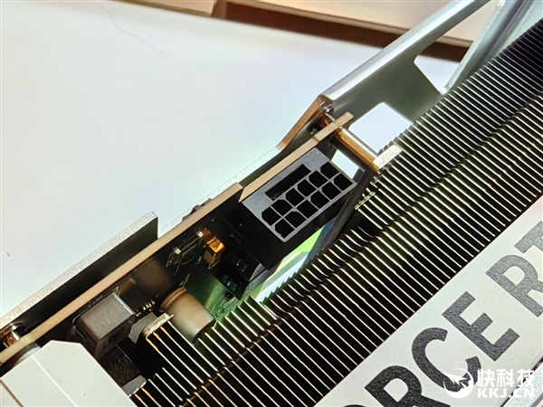 强制！RTX 40 SUPER一律标配16针供电接口