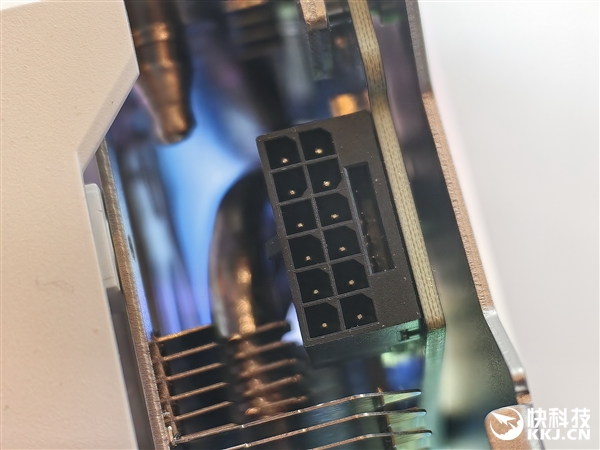 强制！RTX 40 SUPER一律标配16针供电接口