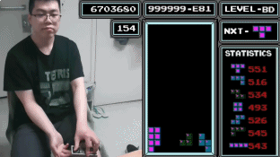 从没人通关过《俄罗斯方块》 被一个13岁孩子打爆了