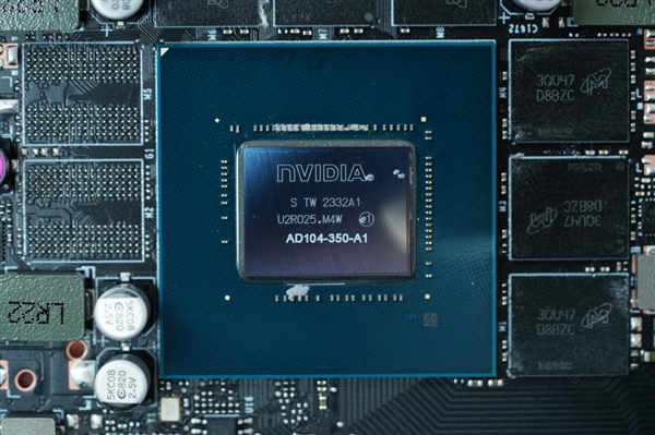 彻底“黑化”！NVIDIA公版RTX 4070 SUPER图赏