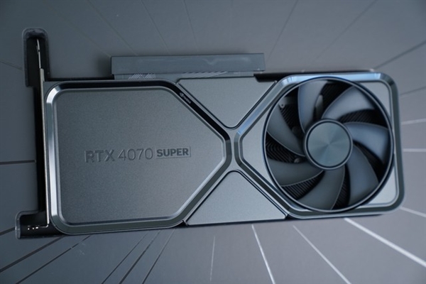 NVIDIA RTX 4070 SUPER显卡实测：性能逼近RTX 4070 Ti