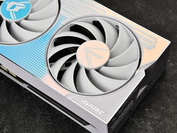 iGame RTX 4070 SUPER Ultra W显卡上手：4070的价格4070 Ti的性能