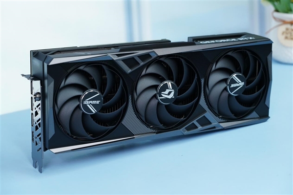 疯狂堆料！七彩虹iGame RTX 4070 Ti SUPER Vulcan图赏