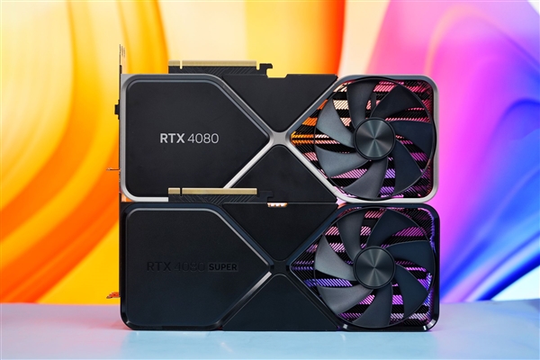 全黑化！NVIDIA RTX 4080 SUPER公版显卡图赏