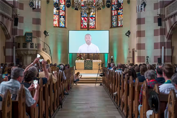 AI耶稣:我见过脾气最好的主播