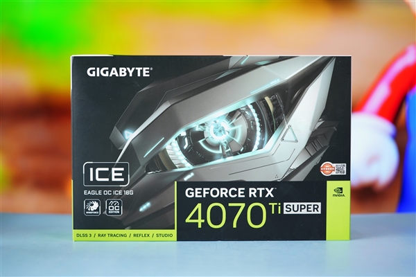 纯白吸睛！技嘉RTX 4070 Ti SUPER Eagle OC ICE冰猎鹰图赏