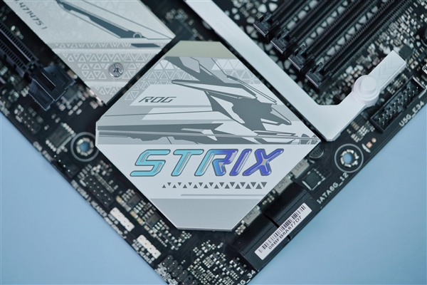 支持DDR5-8000！华硕ROG STRIX B760-G GAMING WIFI S小吹雪图赏